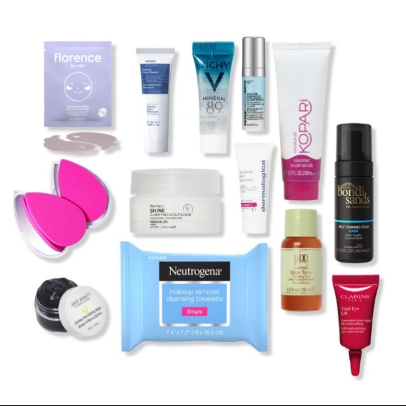 💗 13 Piece Beauty And Skincare Sampler pack - Picture 2 of 4